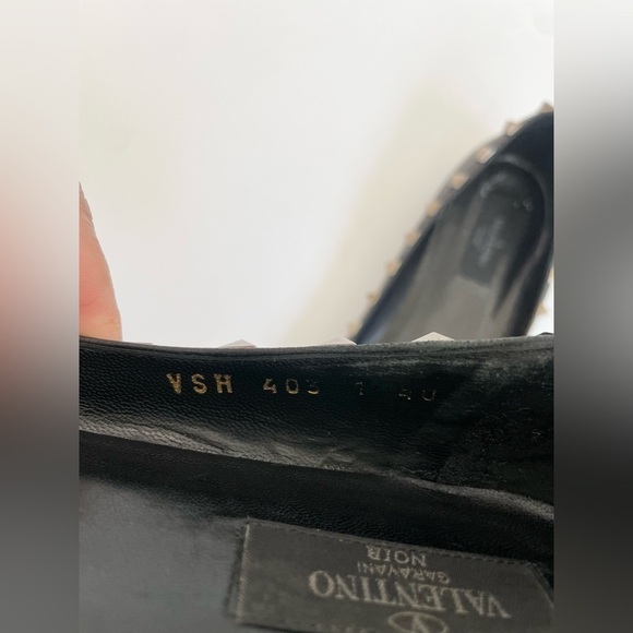 Valentino Garavani Black Noir Leather Rockstud pointed toe Ballerina flats EU 40 - Picture 8 of 9